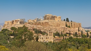 Pablo llega a Atenas a la Acrópolis arriba, lugar dedicado a los dioses