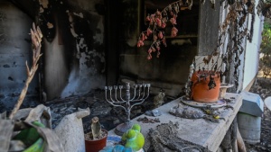 En un Día Santo que mostraba la misericordia y compasión de Dios, Satanás desató un ataque contra el desprevenido pueblo de Israel