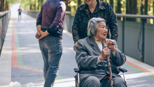 Si bien la soledad es una tendencia creciente, usted no tiene que ser una de sus víctimas.