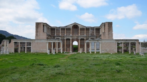 Ruinas del gimnasio de Sardis, ubicada en un valle fértil que anteriormente fue la capital del reino de Lidia.
