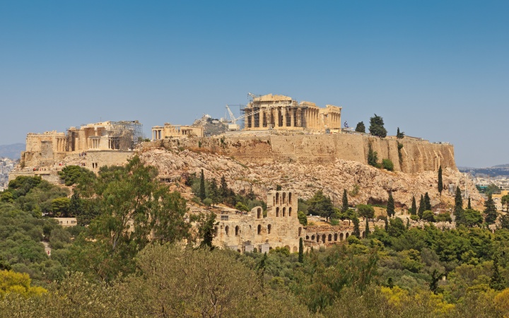 Pablo llega a Atenas a la Acrópolis arriba, lugar dedicado a los dioses