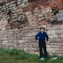 El autor visita el muro de defensa en Constantinopla