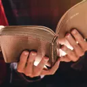 Cómo la religión falsa nos está  llevando a un mundo  aún más peligroso