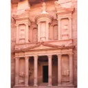 Un ejemplo de las 10.000 cuevas que hay en Petra, Jordania.