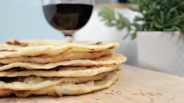 Pablo exhorta a los gentiles de Corinto a tomar parte en las  fiestas religiosas santas basadas en la instrucción bíblica, no en la imaginación y las tradiciones humanas. 