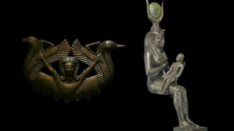 Ejemplos de las "reinas del cielo": Astarte de los cananeos e Isis de los egipcios.