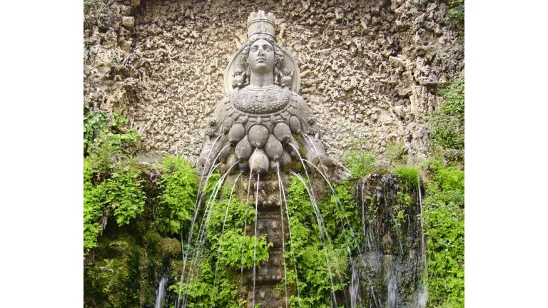 Hay muchas estatuas de Diana halladas en Europa.