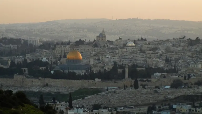 El impacto de esta corta guerra todavía se siente hoy. La presencia judía en Israel es más fuerte que nunca y se proyecta que continúe a crecer.