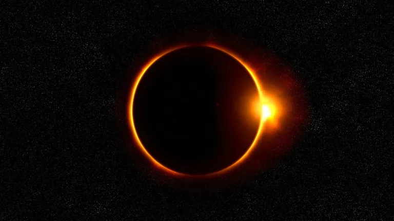 100 años atrás a Einstein lo hicieron famoso por haber comprobado su teoría mediante la observación de la posición de las estrellas en el día de un eclipse total solar.