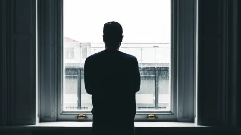 Sobreponerse a una adicción o a un comportamiento pecaminoso requiere un cambio en su forma de pensar. Como su mente ha sido corrompida, necesita una transformación.