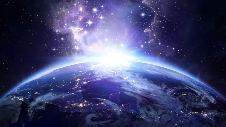 Mientras la sociedad ignora los verdaderos problemas de nuestra existencia y se aleja aún más de Dios y de los verdaderos valores, ¿cómo puede extrañarnos que las relaciones entre las personas y entre las naciones continúen arruinándose y empeorando?