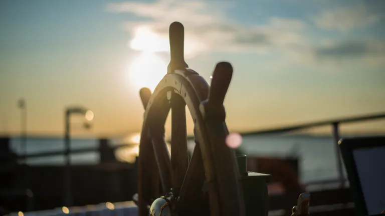 Después de su incansable ir y venir fundando Iglesias y evangelizando según el mandato de Jesucristo, el viaje de Pablo se aproxima a su fin.