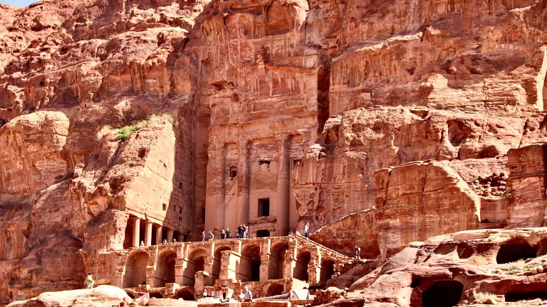 Posiblemente el lugar de refugio para los elegidos por Dios, sea Petra.