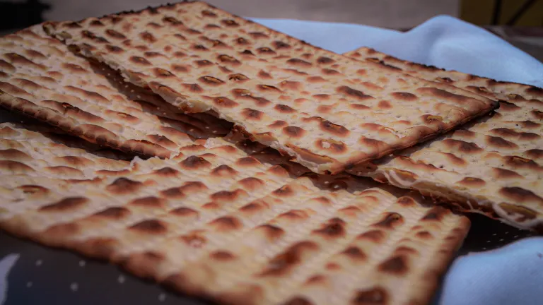 La ceremonia de Pascua del Nuevo Testamento, el lavamiento de pies.