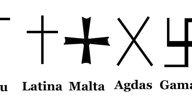 Numerosos tipos de cruces son objeto de adoración en diferentes culturas y épocas