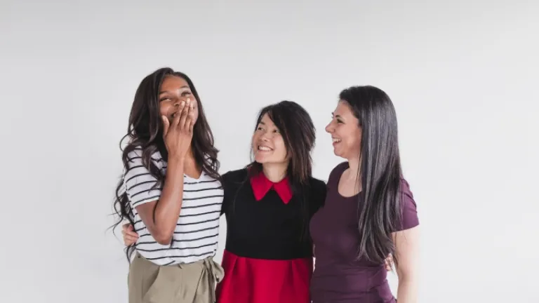 Proverbios 7:4 nos instruye: “Ama a la sabiduría como si fuera tu hermana y haz a la inteligencia un querido miembro de tu familia”.