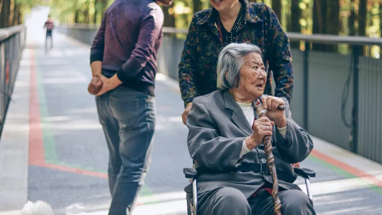 Si bien la soledad es una tendencia creciente, usted no tiene que ser una de sus víctimas.