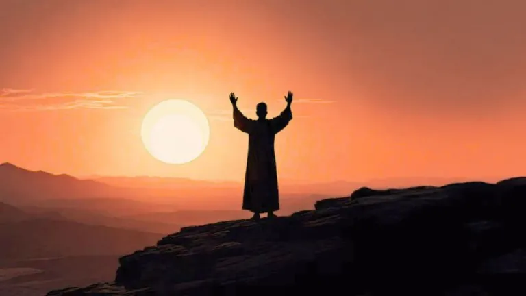 Melquisedec sería un sacerdote superior a Aarón, ya que Abraham le dio sus diezmos y fue bendecido por él.