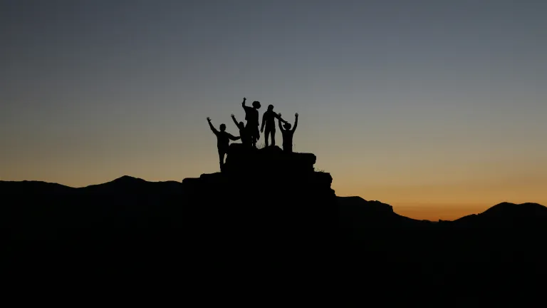 La familia fue instituida por Dios con un propósito particular, y aunque ha sufrido cambios a lo largo del tiempo, mantiene su objetivo La familia fue instituida por Dios con un propósito particular, y aunque ha sufrido cambios a lo largo del tiempo, mantiene su objetivo