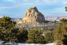 "Acontecerá en lo postrero de los tiempos, que será confirmado el monte de la casa del Eterno como cabeza de los montes, y será exaltado sobre los collados, y correrán a él todas las naciones".
