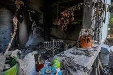 En un Día Santo que mostraba la misericordia y compasión de Dios, Satanás desató un ataque contra el desprevenido pueblo de Israel