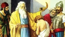 Samuel unge a David, nombrándolo nuevo rey sobre los israelitas.