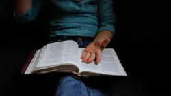 Todas estas ideas refutaban la verdad de que Jesucristo efectivamente vino “en la carne” (convertido en un ser físico capaz de morir) y que más tarde murió.