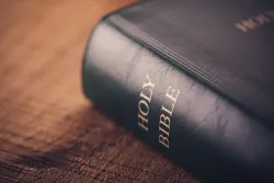 Las epístolas de Pablo no registran ningún intento por su parte de explicar la Trinidad o al Espíritu Santo como una persona divina igual a Dios el Padre y a Jesucristo.
