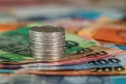 Luego de entregar las leyes básicas sobre el matrimonio, Dios procede a delinear las leyes sobre el manejo de la economía.