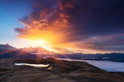 El asombroso plan de Dios para la humanidad se revela en el maravilloso panorama del sábado semanal del séptimo día y sus siete festivales anuales, todos los cuales se interrelacionan para iluminar el camino hacia la salvación a través de Jesucristo.