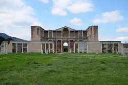 Ruinas del gimnasio de Sardis, ubicada en un valle fértil que anteriormente fue la capital del reino de Lidia.